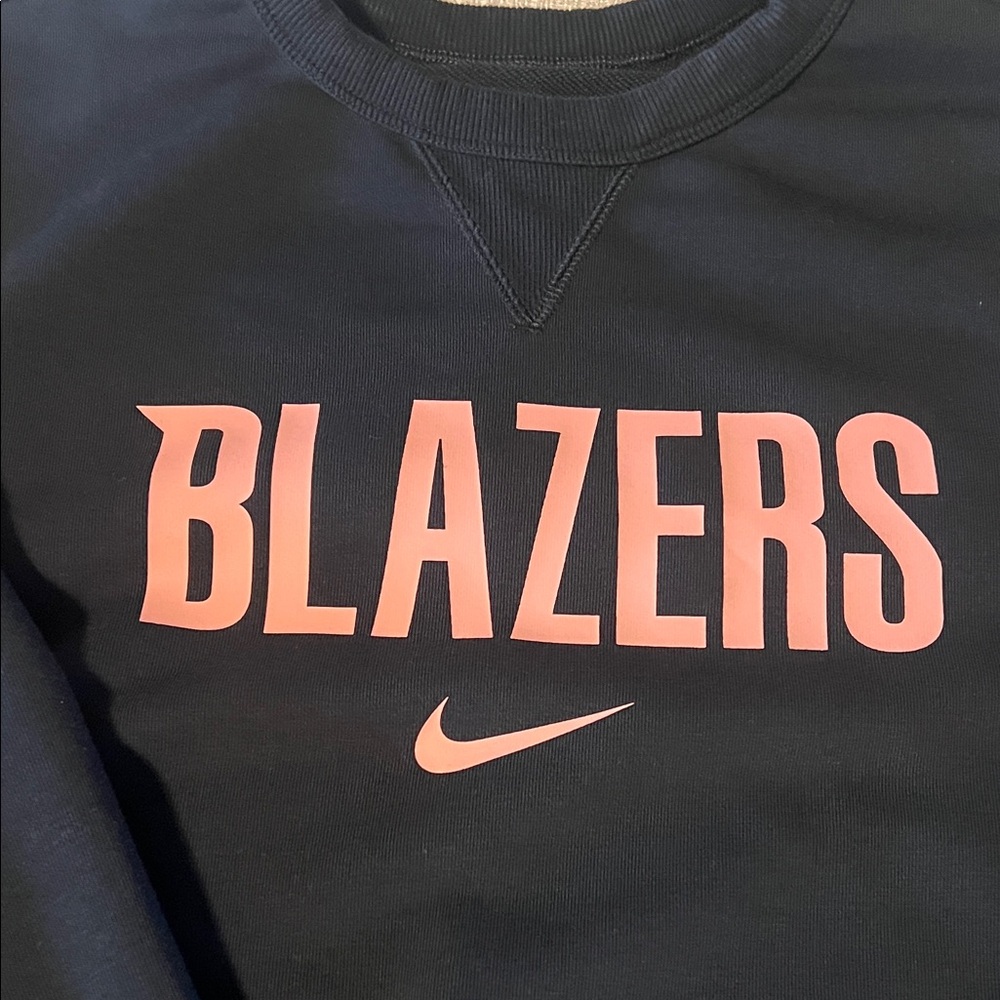 Nike Portland Trail Blazers Black and Pink Crewneck Sweater NBA Standard Issue - Picture 2 of 12